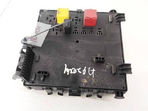 Used Fuse box SAAB 9-3 (YS3F, E79, D79, D75) 2.2 TiD (125 hp) 32947336