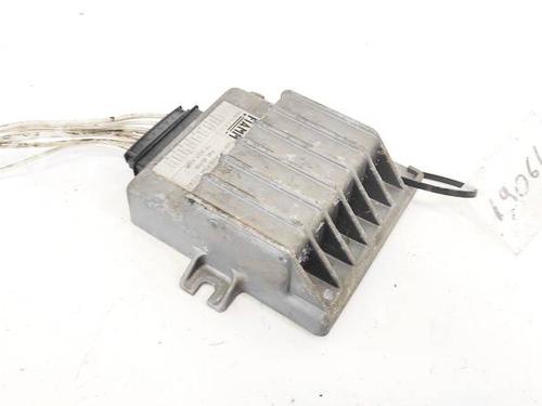 Used Electronic module RENAULT TRAFIC II Bus (JL) 1.9 dCI 100 (JL0C, JL0K) (101 hp) 32943175