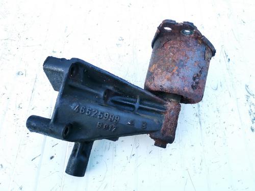 Used Engine mount Engine mount FIAT BRAVO I (182_) 1.9 TD 75 S (182.AF) (75 hp) 33084003 33084003