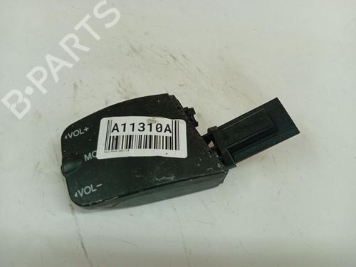 Used Steering wheel controls Steering wheel controls 37456558 37456558