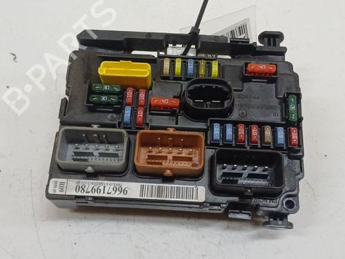 Used Fuse box Fuse box 39545474 39545474