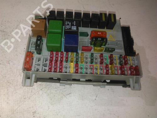 Used Fuse box Fuse box 33482470 33482470