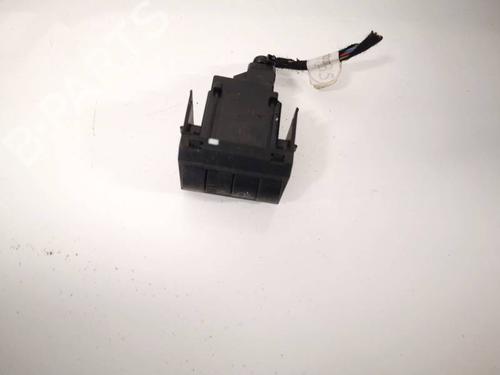 switch-nissan-almera-ii-hatchback-n16-2000-34847802 main image