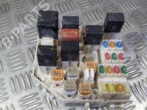 fuse-box-toyota-rav-4-ii-_a2_-2000-2001-2002-2003-2004-2005-33494987 main image