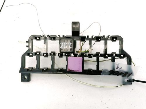 fuse-box-audi-a4-b5-8d2-1994-1995-1996-1997-1998-1999-2000-2001-32908077 main image