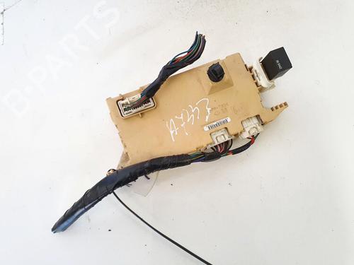 fuse-box-mazda-2-dy-2003-2004-2005-2006-2007-32885586 main image