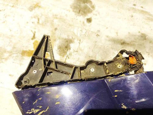Used Front bumper bracket Front bumper bracket 35014736 35014736