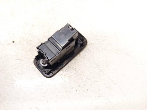 Switch VOLVO V40 Hatchback (525) T2 | BP37653939I30 - Image 3