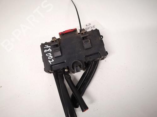 fuse-box-mercedes-benz-clk-c209-2002-2003-2004-2005-2006-2007-2008-2009-2010-32906653 main image