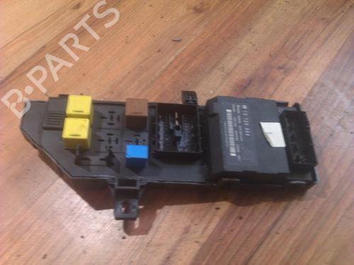 fuse-box-opel-vectra-c-z02-2002-2003-2004-2005-2006-2007-2008-2009-33509082 main image