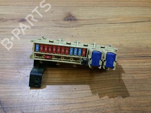 Used Fuse box Fuse box NISSAN MICRA III (K12) 1.2 16V (65 hp) 33479536 33479536