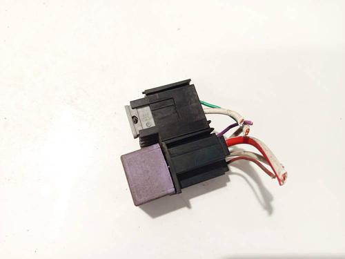 Used Fuse box RENAULT MASTER II Platform/Chassis (ED/HD/UD) 2.2 dCI 90 (ED0G, ED0N, HD0G, HD0N, HD1G, HD1N, UD0G,... (90 hp) 32552964