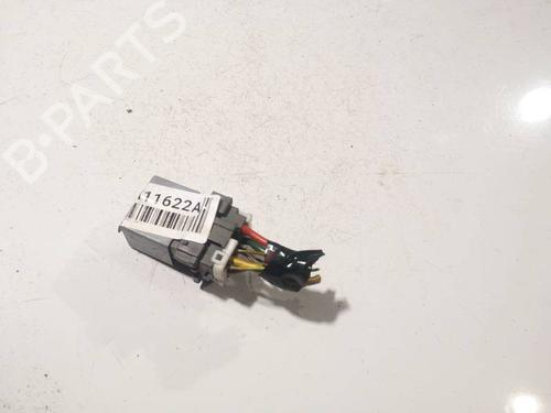 Used Fuse box Fuse box 38041967 38041967