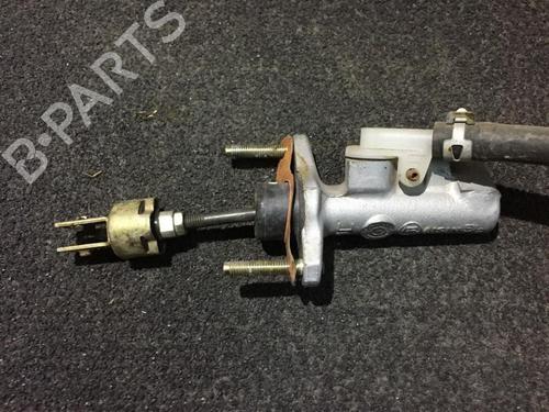 clutch-slave-cylinder-toyota-corolla-saloon-_e12_-2000-2001-2002-2003-2004-2005-2006-2007-2008-35660492 main image