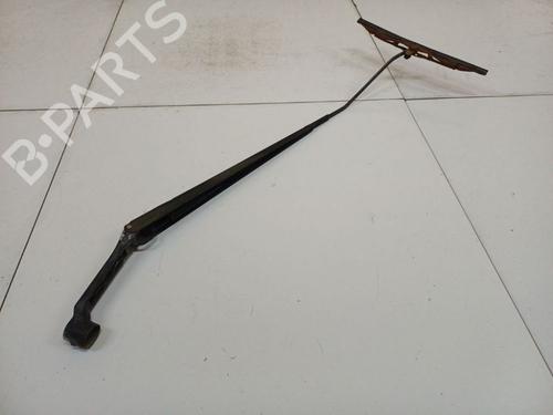 Used Front windshield wiper arm Front windshield wiper arm 37677967 37677967