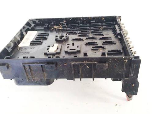Used Fuse box Fuse box 37434082 37434082