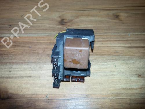 Used Fuse box Fuse box RENAULT LAGUNA I (B56_, 556_) 2.0 (B56C/H/N) (113 hp) 33502392 33502392