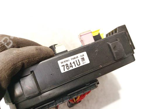 Fuse box OPEL ANTARA A (L07) 2.2 CDTi 4x4 | BP38574943E1 - Image 6