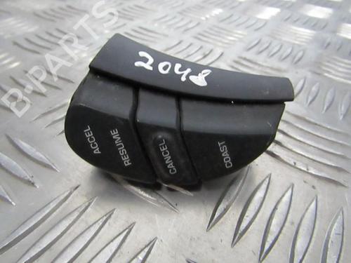 Used Steering wheel controls Steering wheel controls CHRYSLER 300M (LR) 3.5 V6 24V (252 hp) 35682300 35682300