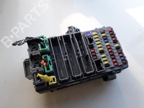 Used Fuse box Fuse box HONDA CR-V III (RE_) 2.2 i-CTDi 4WD (RE6) (140 hp) 33512396 33512396