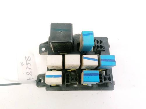 Used Fuse box Fuse box HYUNDAI H-1 / STAREX Bus (A1) 2.5 CRDi (163 hp) 32923578 32923578
