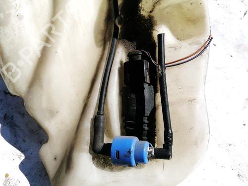 washer-pump-audi-a4-b5-8d2-1994-1995-1996-1997-1998-1999-2000-2001-35425470 main image
