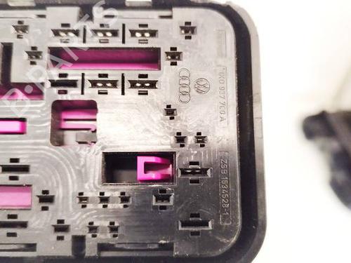 Fuse box VW GOLF PLUS V (5M1, 521) 1.9 TDI | BP38431087E1 - Image 3