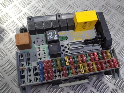 fuse-box-opel-vectra-b-j96-1995-1996-1997-1998-1999-2000-2001-2002-2003-2004-33494047 main image