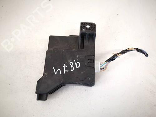 electronic-module-toyota-yaris-_p9_-2005-2006-2007-2008-2009-2010-2011-2012-2013-2014-32602299 main image