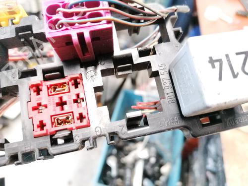 Fuse box AUDI A4 B5 (8D2) 1.9 TDI | BP33085131E1 - Image 3