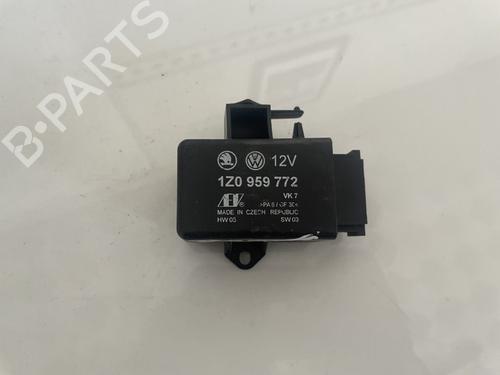 Used Electronic module Electronic module VW PASSAT B6 (3C2) 1.9 TDI (105 hp) 32910893 32910893