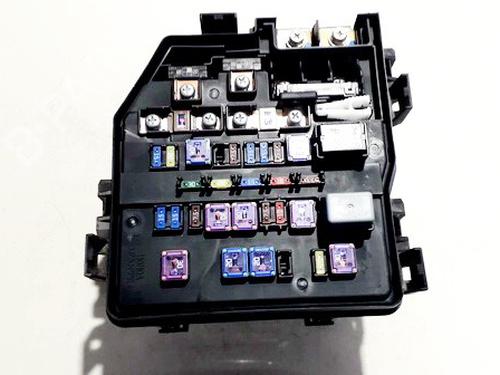 Used Fuse box Fuse box HONDA CR-V III (RE_) 2.2 i-CTDi 4WD (RE6) (140 hp) 33526239 33526239