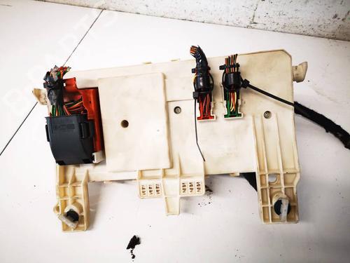 Fuse box VOLVO C30 (533) 1.6 D | BP32534661E1