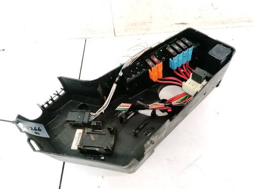 Used Fuse box RENAULT MASTER II Bus (JD) 2.8 dTI (JD0B, JD0F, JD1B, JD1F) (114 hp) 32911605
