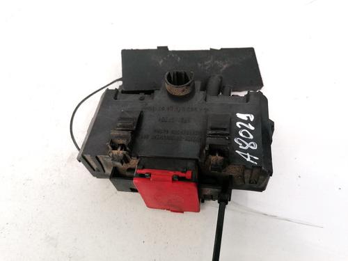 Used Fuse box Fuse box MERCEDES-BENZ C-CLASS (W203) C 270 CDI (203.016) (170 hp) 32907776 32907776