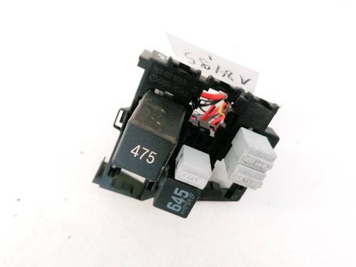 Used Fuse box VW TRANSPORTER T5 Van (7HA, 7HH, 7EA, 7EH) 2.5 TDI (130 hp) 32919520