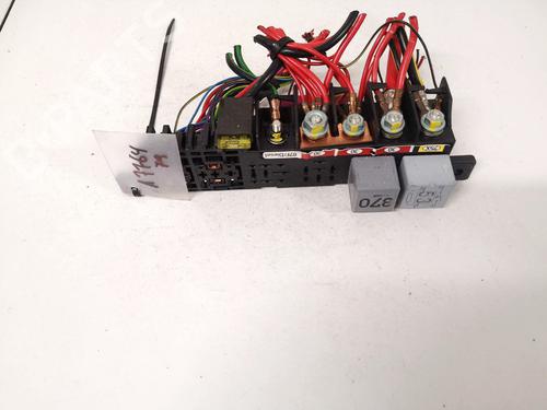 Used Fuse box SKODA SUPERB I (3U4) 2.5 TDI (163 hp) 32894814