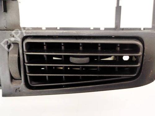Used Air vent VW GOLF III (1H1) 1.6 (75 hp) 32936845