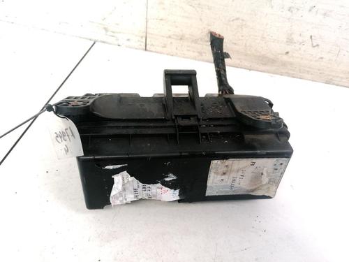 fuse-box-toyota-previa-ii-_r3_-2000-2001-2002-2003-2004-2005-2006-32904297 main image