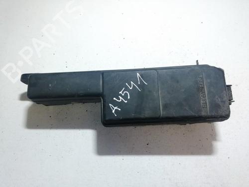 Used Fuse box Fuse box TOYOTA AVENSIS (_T22_) 2.0 D-4D (CDT220_, CDT220R) (110 hp) 33507791 33507791