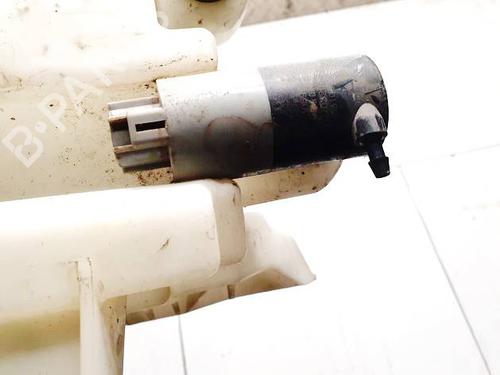 washer-pump-toyota-auris-_e15_-2006-2007-2008-2009-2010-2011-2012-2013-34842887 main image