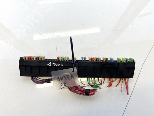 fuse-box-bmw-5-e39-1995-1996-1997-1998-1999-2000-2001-2002-2003-32891751 main image