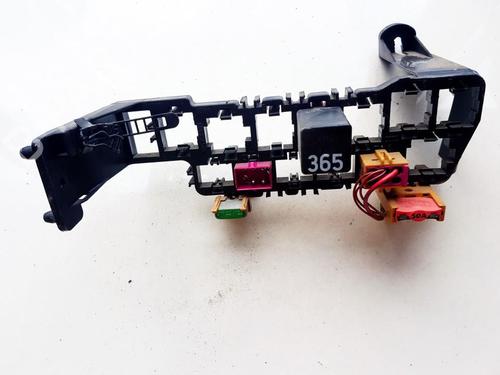 Used Fuse box Fuse box AUDI A4 B5 (8D2) 1.8 (125 hp) 33523599 33523599