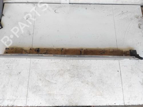 Used Right sideskirt Right sideskirt 35582292 35582292