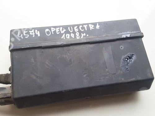 Used Fuse box Fuse box OPEL VECTRA B (J96) 2.0 DTI 16V (F19) (101 hp) 33519346 33519346