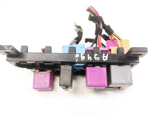 Used Fuse box Fuse box AUDI A6 C6 (4F2) 2.4 (177 hp) 32958920 32958920