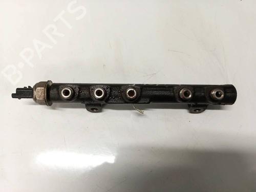 Used Injection rail Injection rail 34833676 34833676
