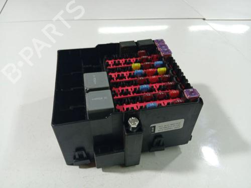 Used Fuse box Fuse box 39084884 39084884