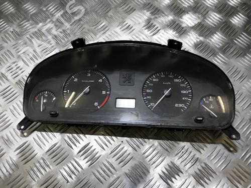 Used Instrument cluster Instrument cluster 35667712 35667712