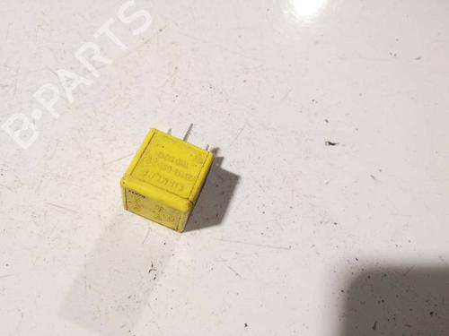 Used Fuse box Fuse box LAND ROVER FREELANDER I (L314) 2.0 DI 4x4 (98 hp) 32569452 32569452